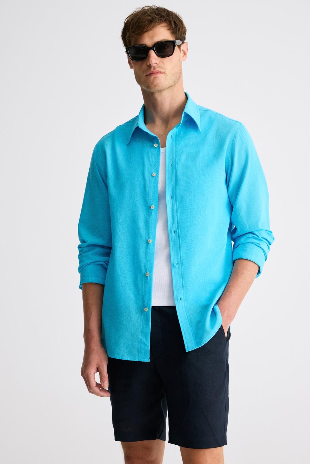 PERTTU Erkek %100 Pamuk Slim Fit Dar Kesim Düğmeli Yaka Keten Görünümlü Flamlı Turkuaz Gömlek