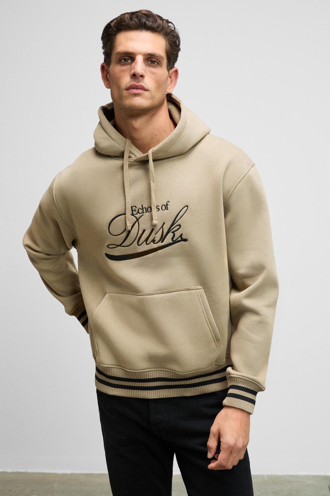 PHANTOSEAS Erkek Kapüşonlu Önü Nakışlı Etek Ve Kol Triko Detaylı Vizon Sweatshirt