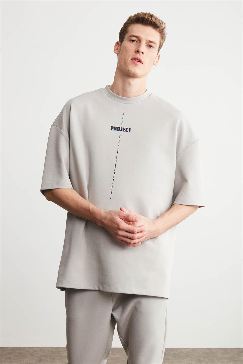 PROJECT Erkek Baskı Detaylı Oversize Fit %100 Organik Pamuk Örme Bisiklet Yaka Örme Gri T-Shirt