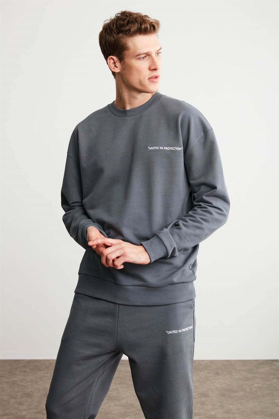 Raırok Erkek İçi Polarlı Comfort Bej Oversize Nakışlı Koyu Gri Sweatshirt