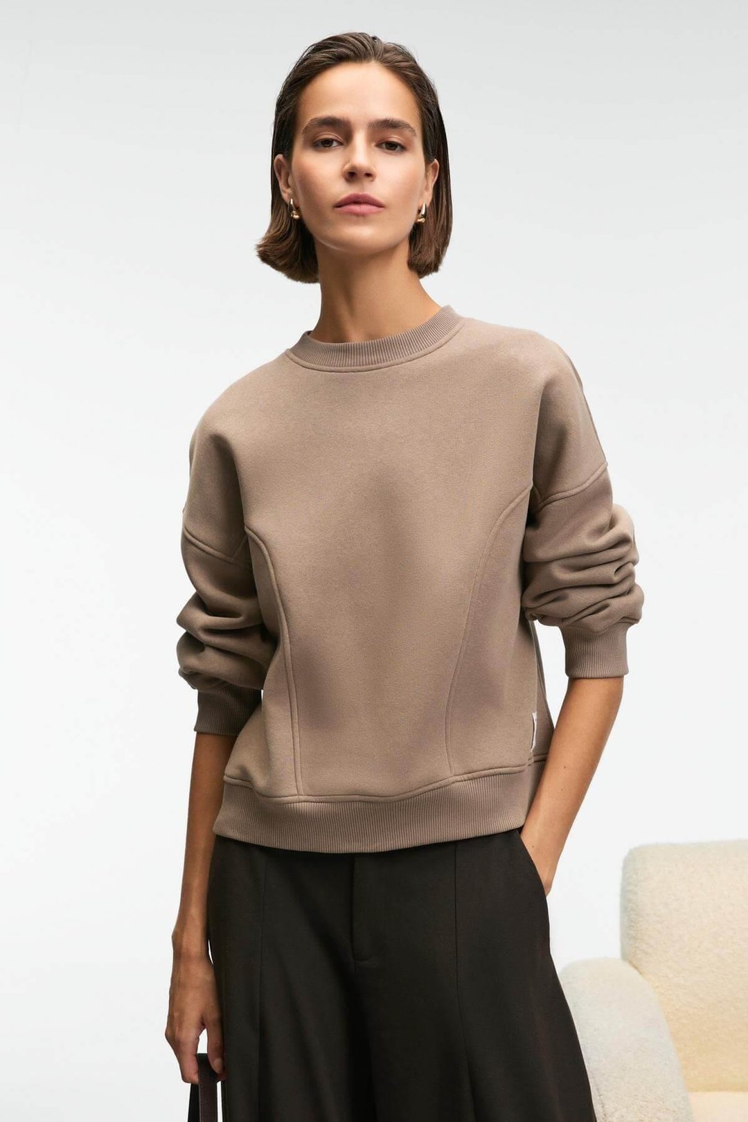 SERENYA Kadın Pamuklu Etiket Detaylı Bisiklet Yaka Vizon Sweatshirt