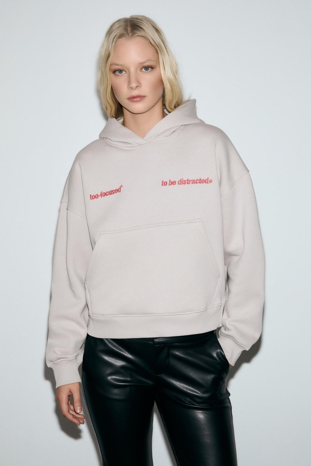 SILENT Kadın Kapüşonlu Organik Pamuklu İçi Polarlı Kangru Cepli Baskılı Nakışlı Açık Lila Sweatshirt