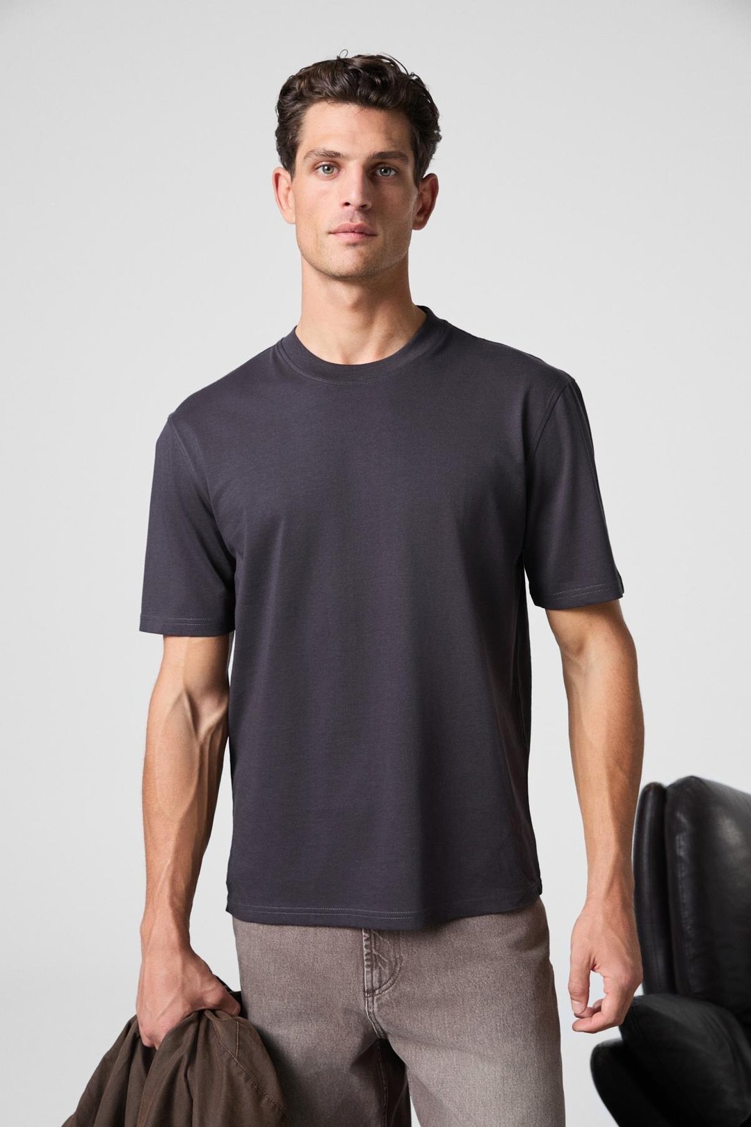 Solo Erkek %100 Organik Pamuklu Kalın Dokulu Comfort Fit Bisiklet Yakalı Füme T-Shirt