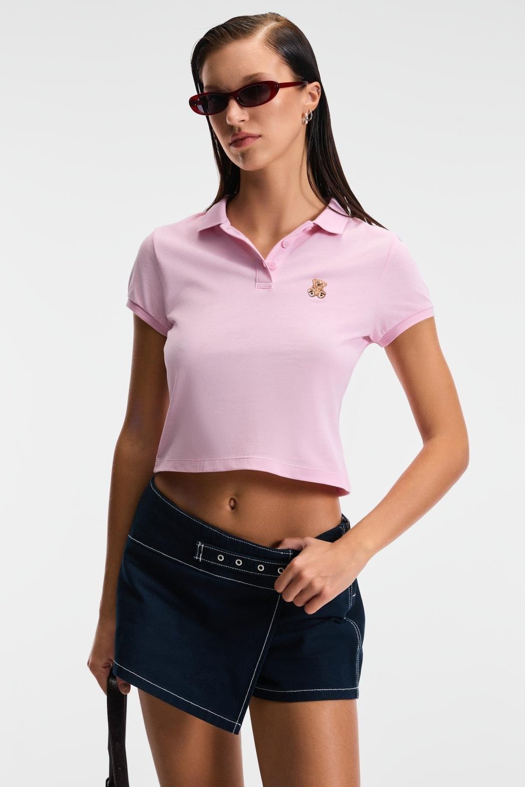 SOLVIA Kadın Polo Yaka Patlı Düğmeli Kısa Kollu Önde Nakış Detaylı Crop Pembe T-Shirt