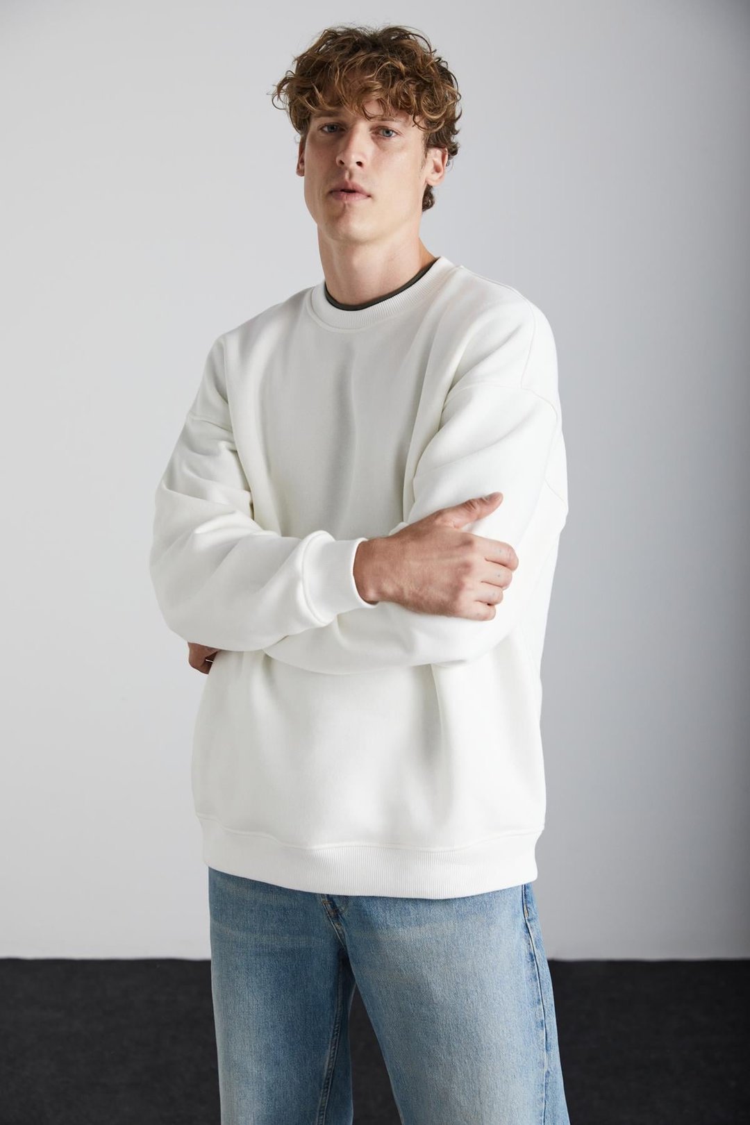 Stephan Erkek Yumuşacık Kumaşlı Organik Pamuklu Oversize Fit Yuvarlak Yakalı Ekru Sweatshirt