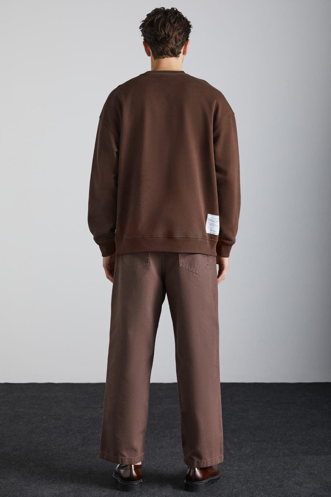 TOKYO Erkek Içi Polarlı Yumuşacık Organik Pamuklu Arka Etiket Detaylı Oversize Kahverengi Sweatshirt