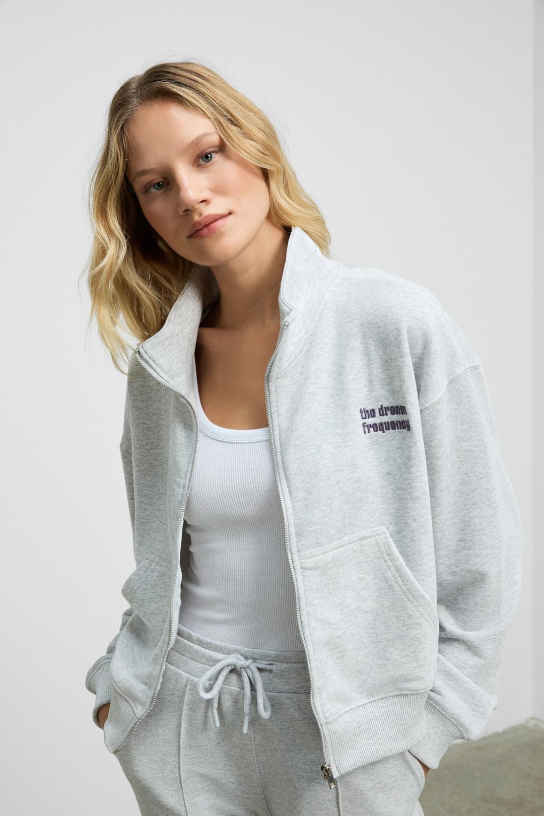 TORINA Kadın Nakış Detaylı Fermuarlı Çift Cepli Relax Grimelanj Sweatshirt