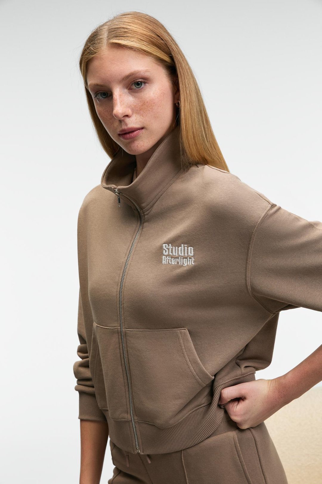 TORINA Kadın Nakış Detaylı Fermuarlı Çift Cepli Relax Vizon Sweatshirt