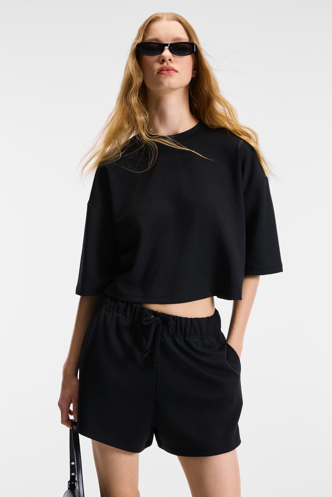 VELA Kadın Esnek Kumaşlı Bisiklet Yaka Oversize Fit Siyah T-Shirt