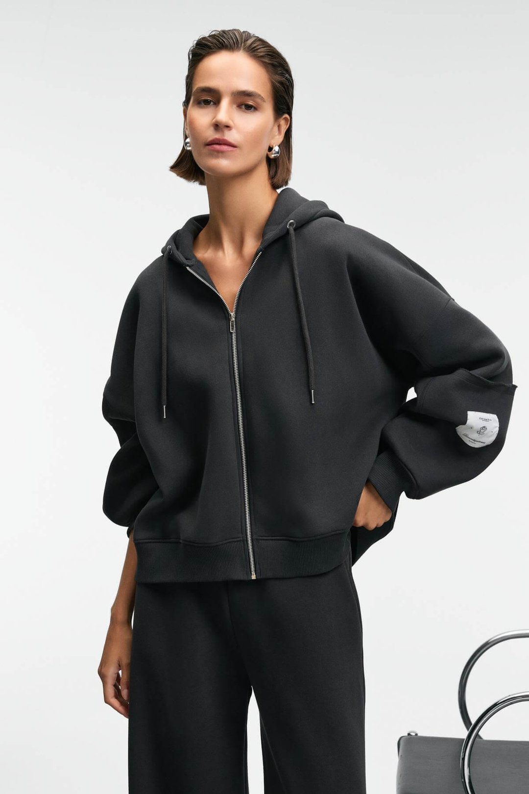 VIVIENNE Kadın Metal Fermuarlı Kapüşonlu Kolda Süs Etiket Ve Cep Detaylı Antrasit Sweatshirt