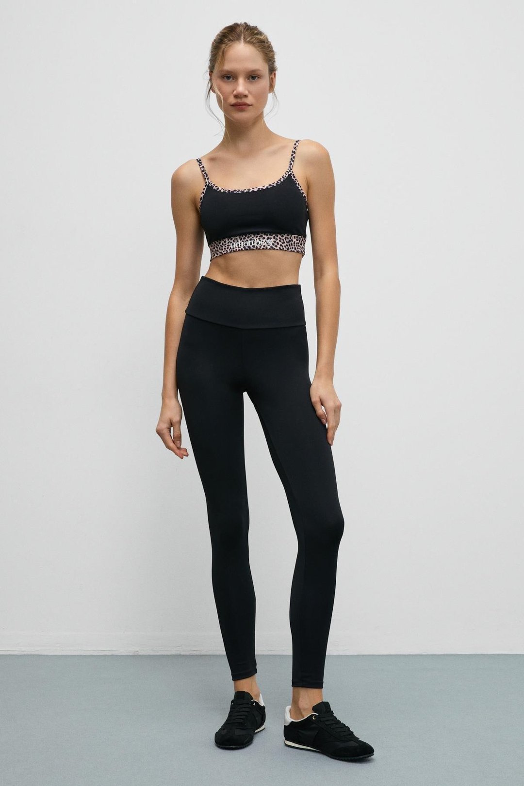 VYNEORA Kadın Esnek Ve Yumuşak Dokulu Siyah Tayt