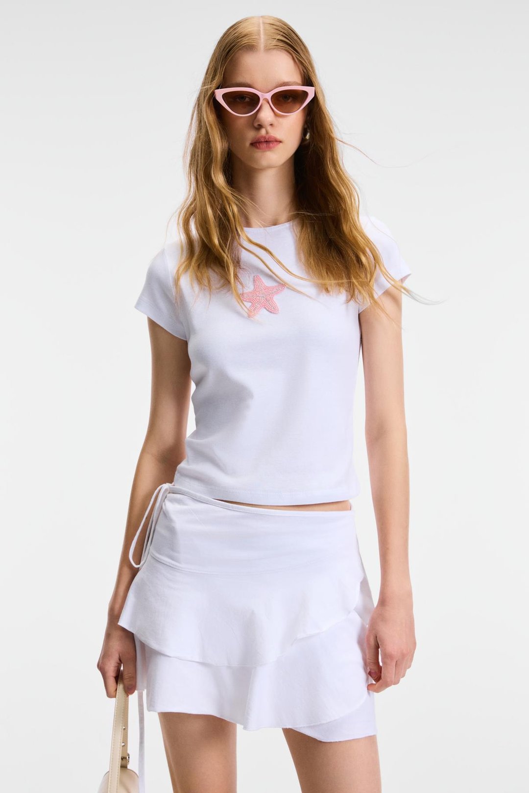 ZEFIRA Kadın Bisiklet Yaka Kısa Kollu Önü Boncuk İşleme Detaylı Slim Beyaz - Desenli T-Shirt