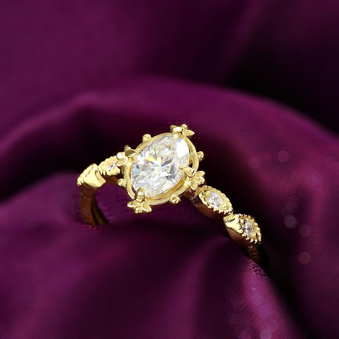 1.00 Karat Mozanit Sevgi Masalı Gold Renk Tektaş Gümüş Yüzük