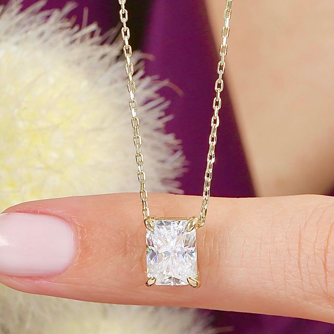 2.00 Karat Mozanit Modern İhtişam Gold Renk Tektaş Gümüş Kolye