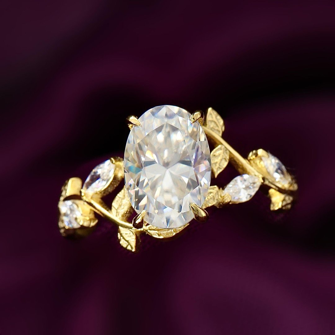 2.50 Karat Mozanit Aşk Sarmaşığı Gold Renk Tektaş Gümüş Yüzük