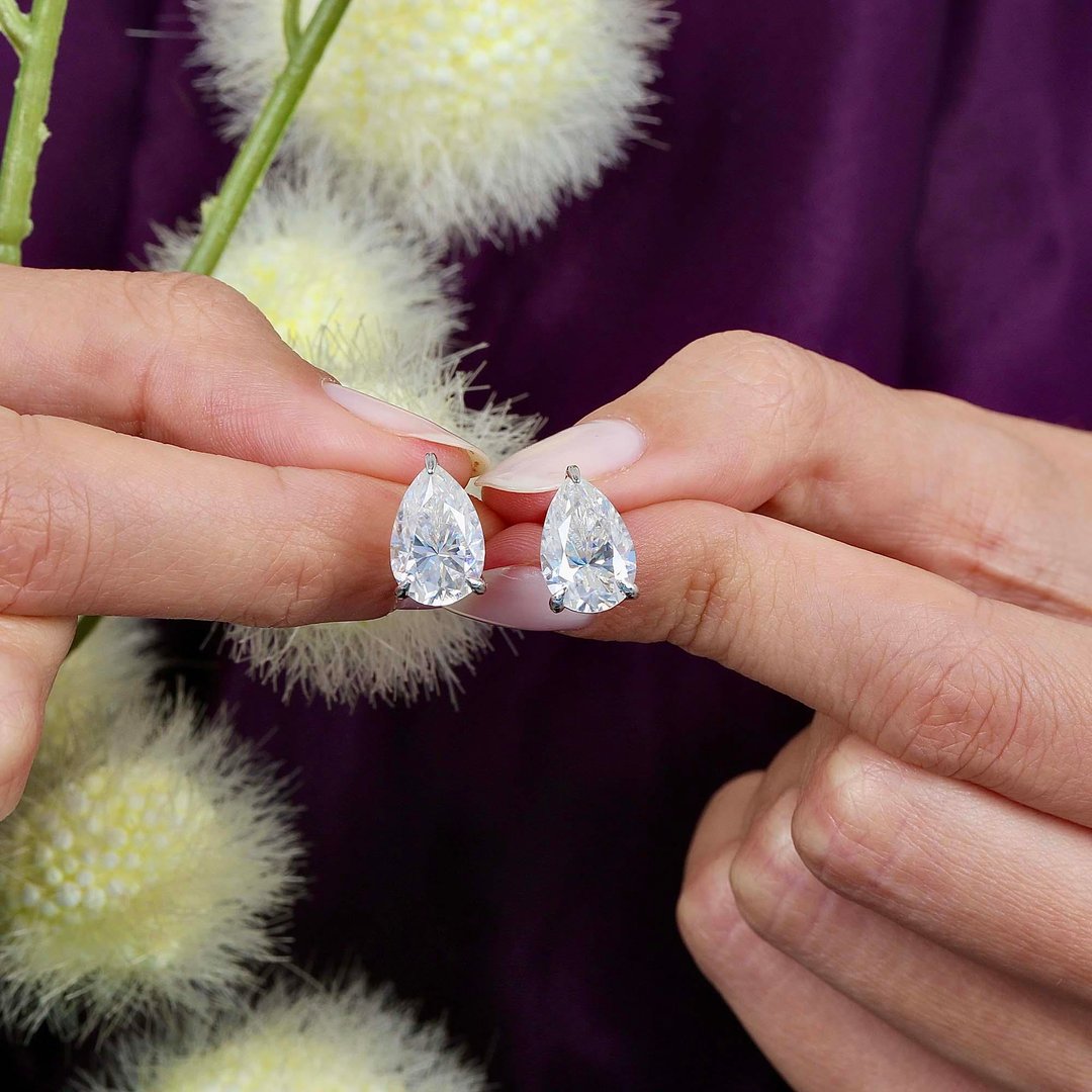 4.00 Karat Mozanit Damla Rüyası Tektaş Gümüş Küpe