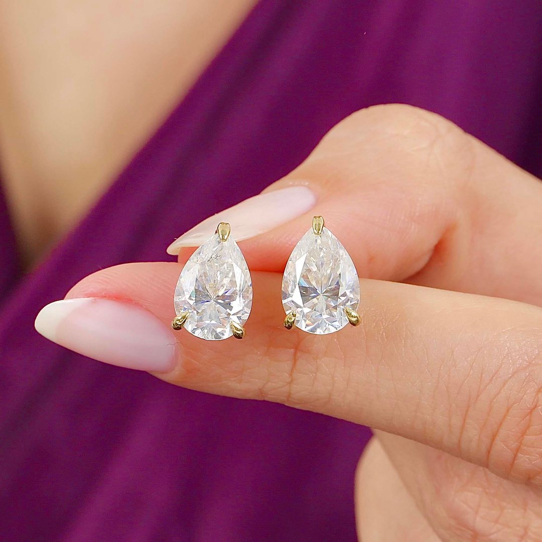 8.00 Karat Mozanit Damla Rüyası Tektaş Gold Renk Gümüş Küpe