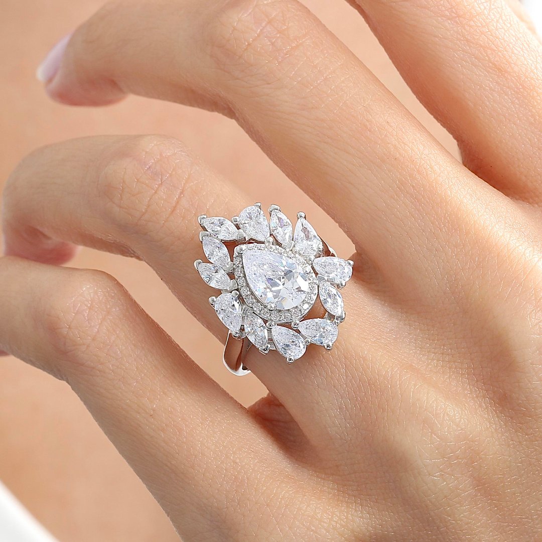 Effective Diamond İstanbul İhtişamı Işıltılı Gümüş Yüzük