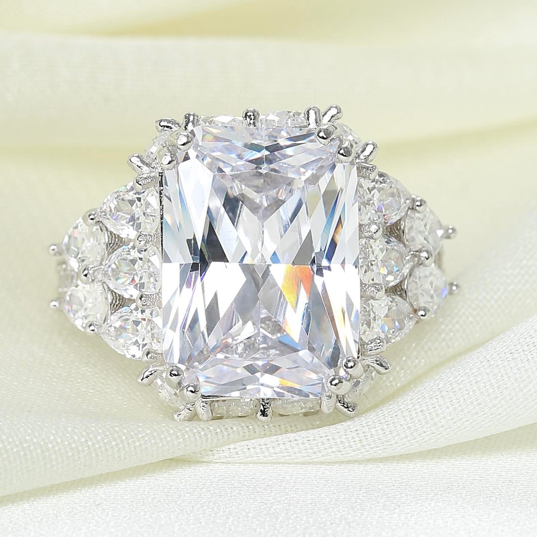 Effective Diamond Kraliyet Mirası Gümüş Yüzük