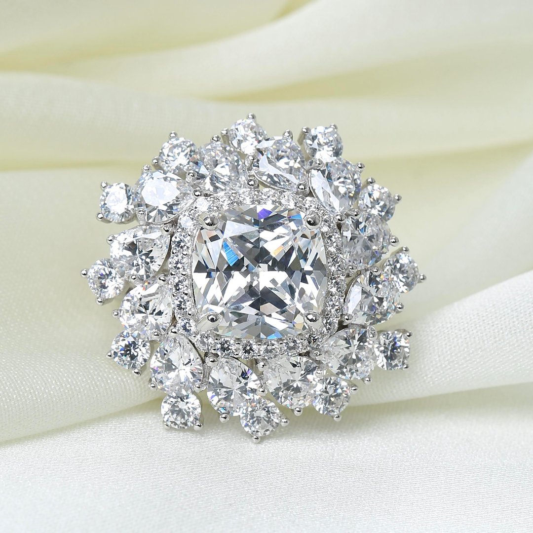 Effective Diamond Kristal Buketi Gümüş Yüzük