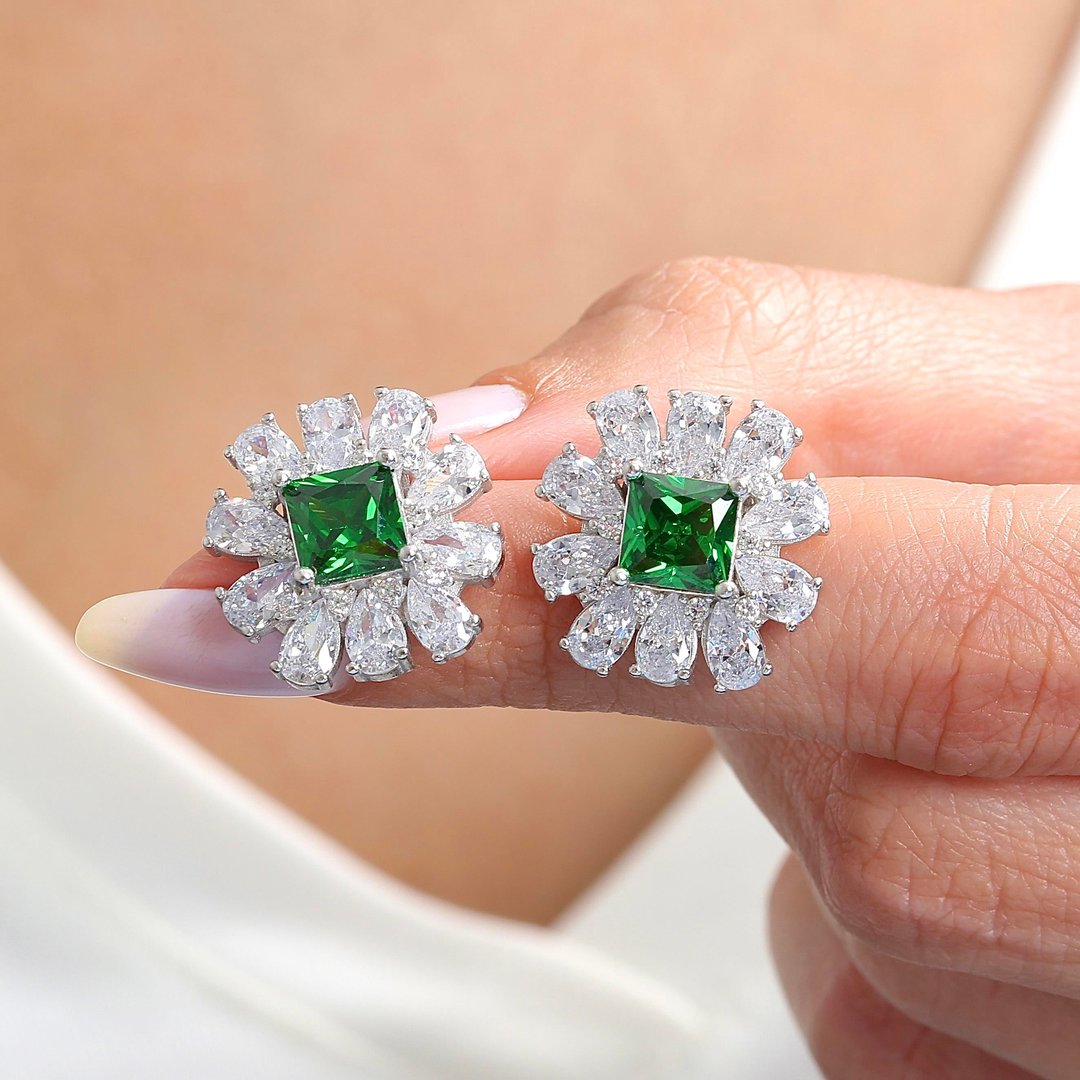 Effective Diamond Milano Rüyası Sentetik Zümrüt Taşlı Gümüş Küpe