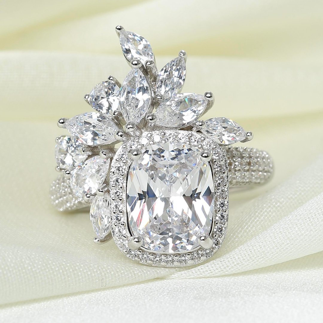 Effective Diamond Saray Tacı Gümüş Yüzük