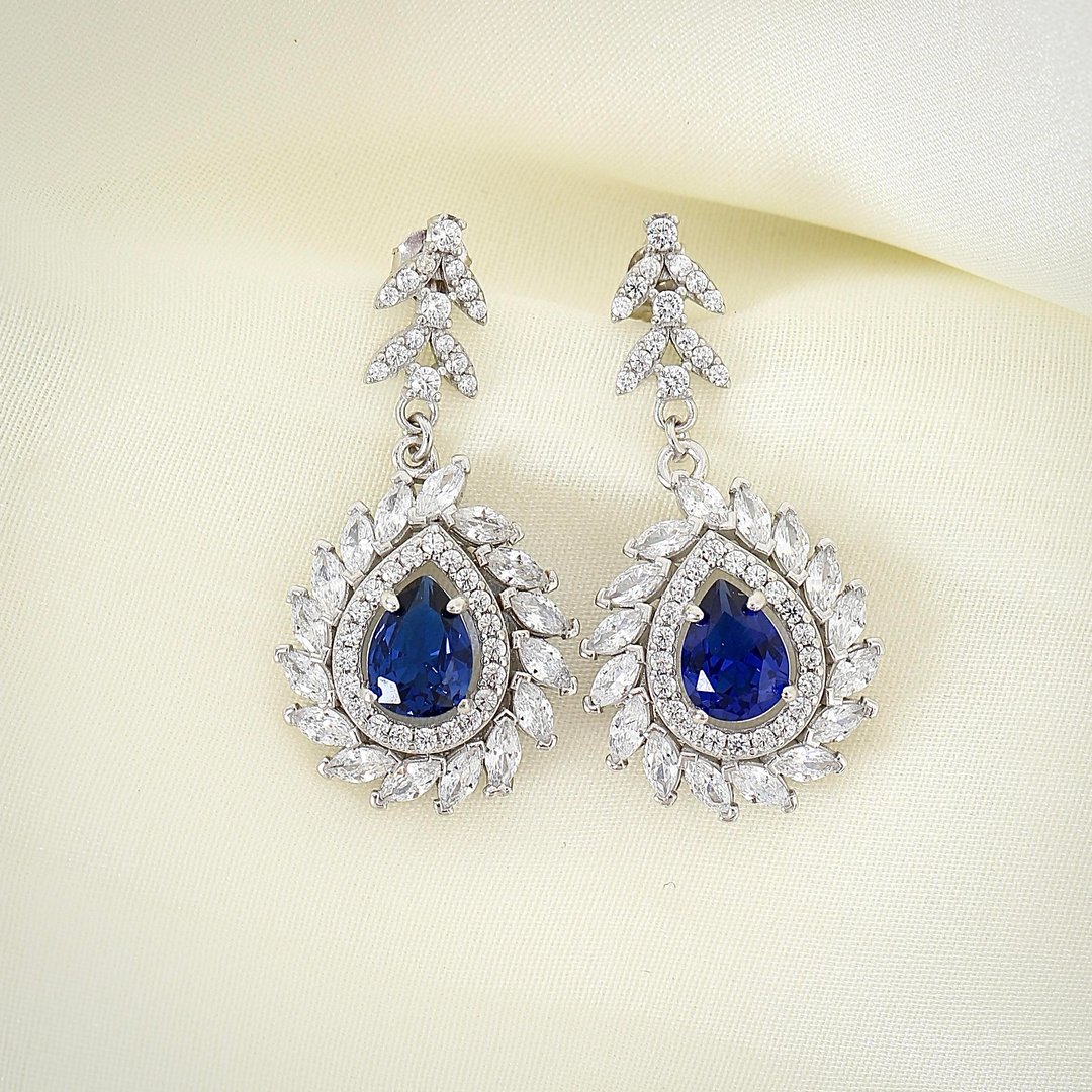 Effective Diamond Sentetik Sentetik Safir Markiz Serenatı Gümüş Küpe