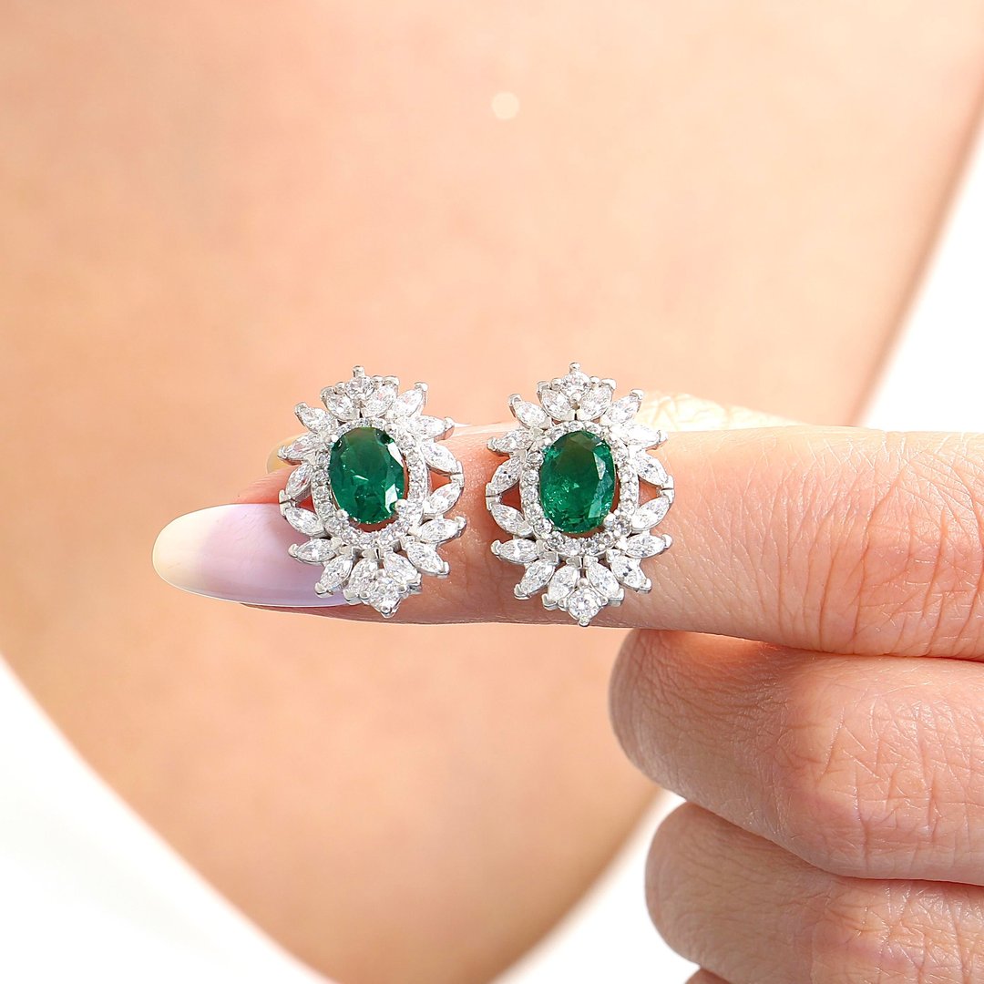 Effective Diamond Venedik Dansı Sentetik Zümrüt Taşlı Gümüş Küpe