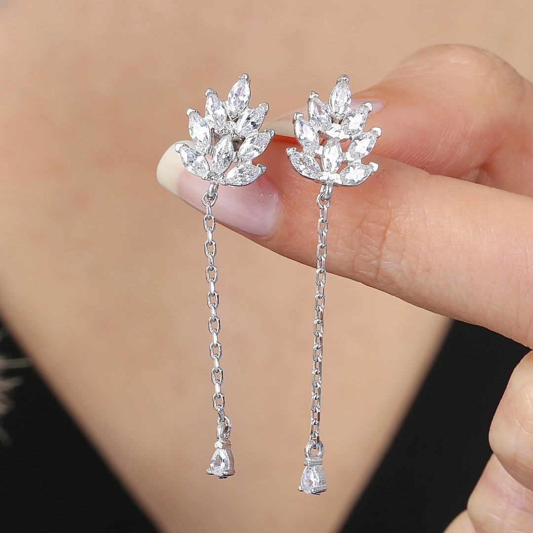 Mekik Rozeti Trend Gümüş Küpe