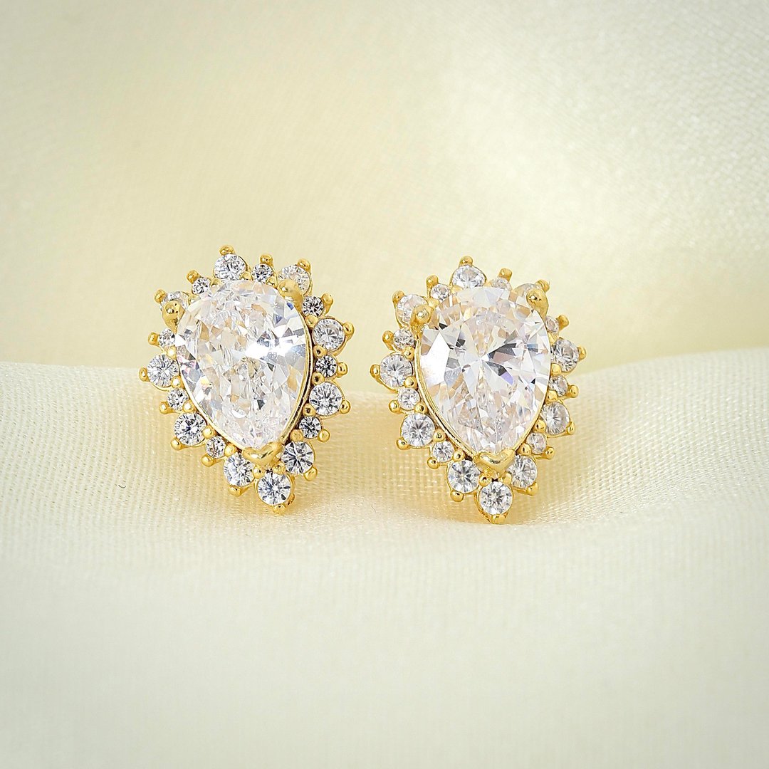 Pırlanta Montür Gold Renk Prenses Işıltısı Gümüş Küpe