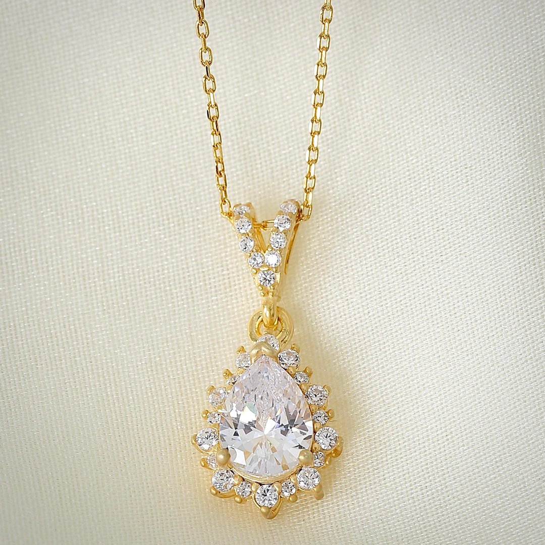 Pırlanta Montür Gold Renk Prenses Işıltısı Gümüş Kolye