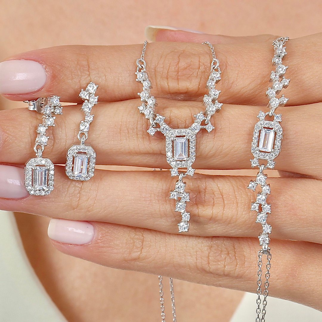 Pırlanta Montür Işıltılı Emerald Üçlü Gümüş Set