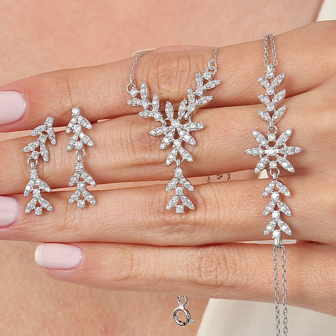 Pırlanta Montür Zarafet Işıltısı Gümüş Üçlü Set