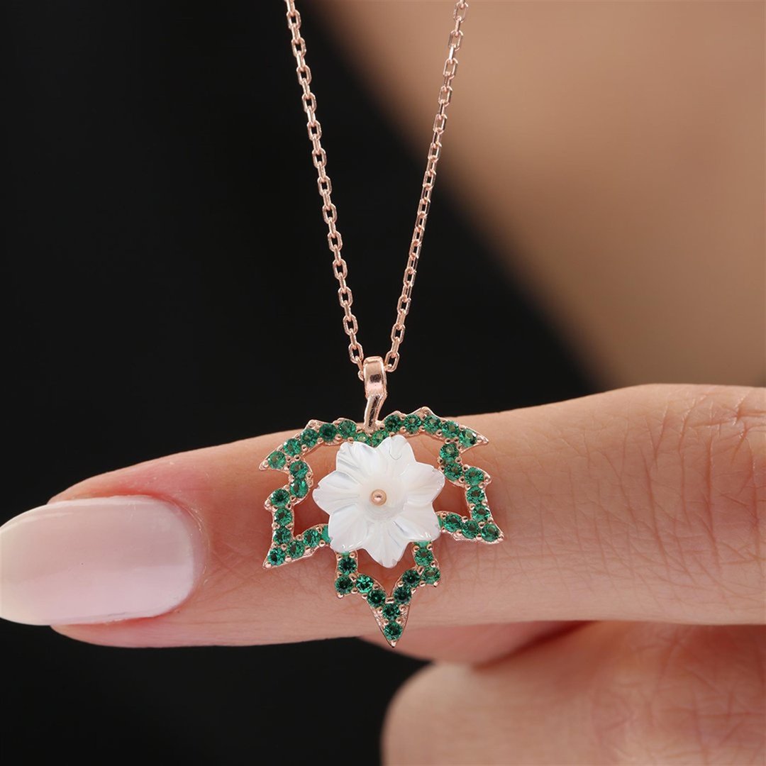 yesil-tasli-cinar-yapragi-manolya-cice-cb-47f.jpg