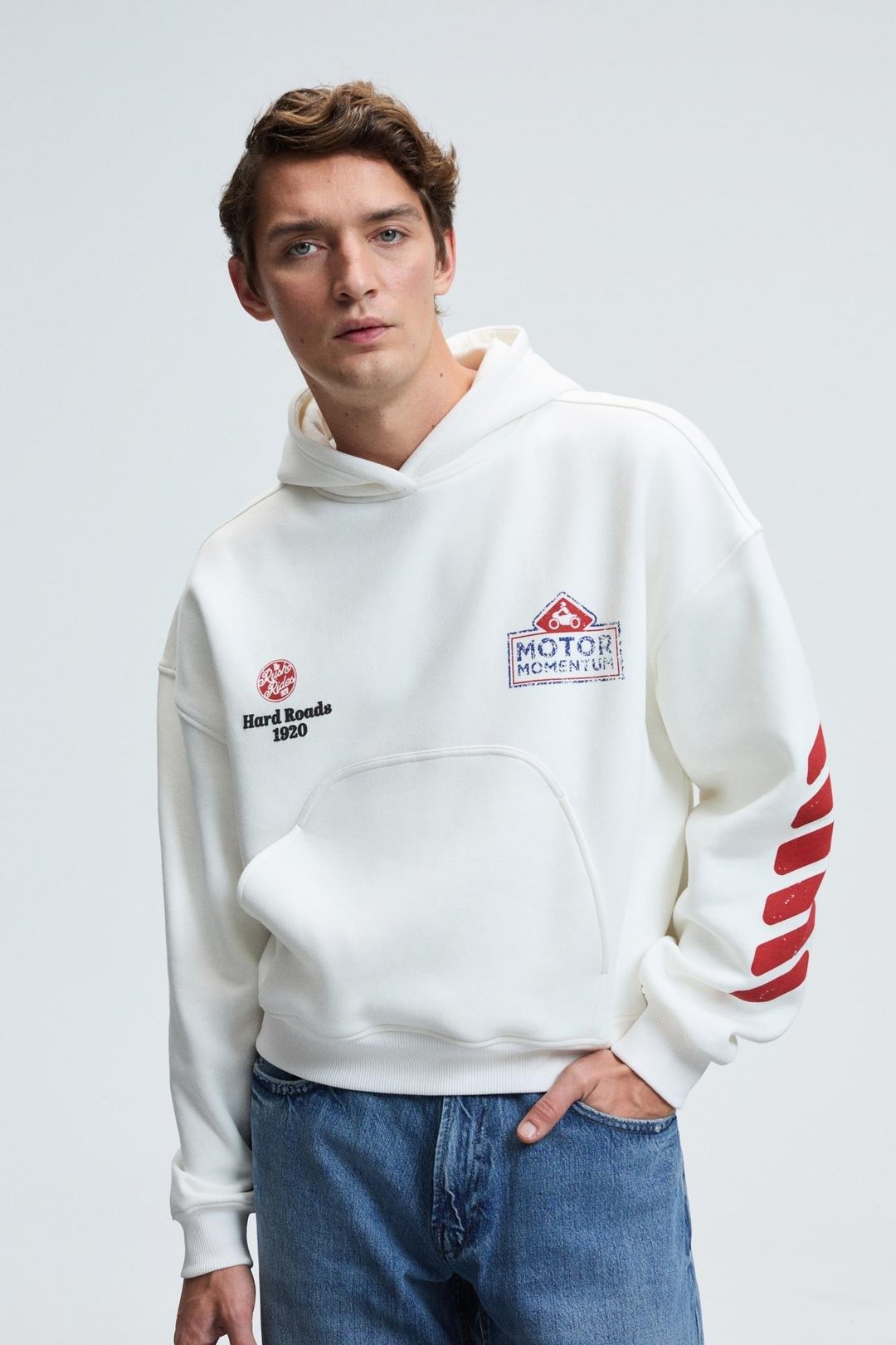 ABISMO Erkek Kapüşonlu Kanguru Cepli Kolları ve Sırtı Baskılı Relaxed Fit Beyaz Sweatshirt