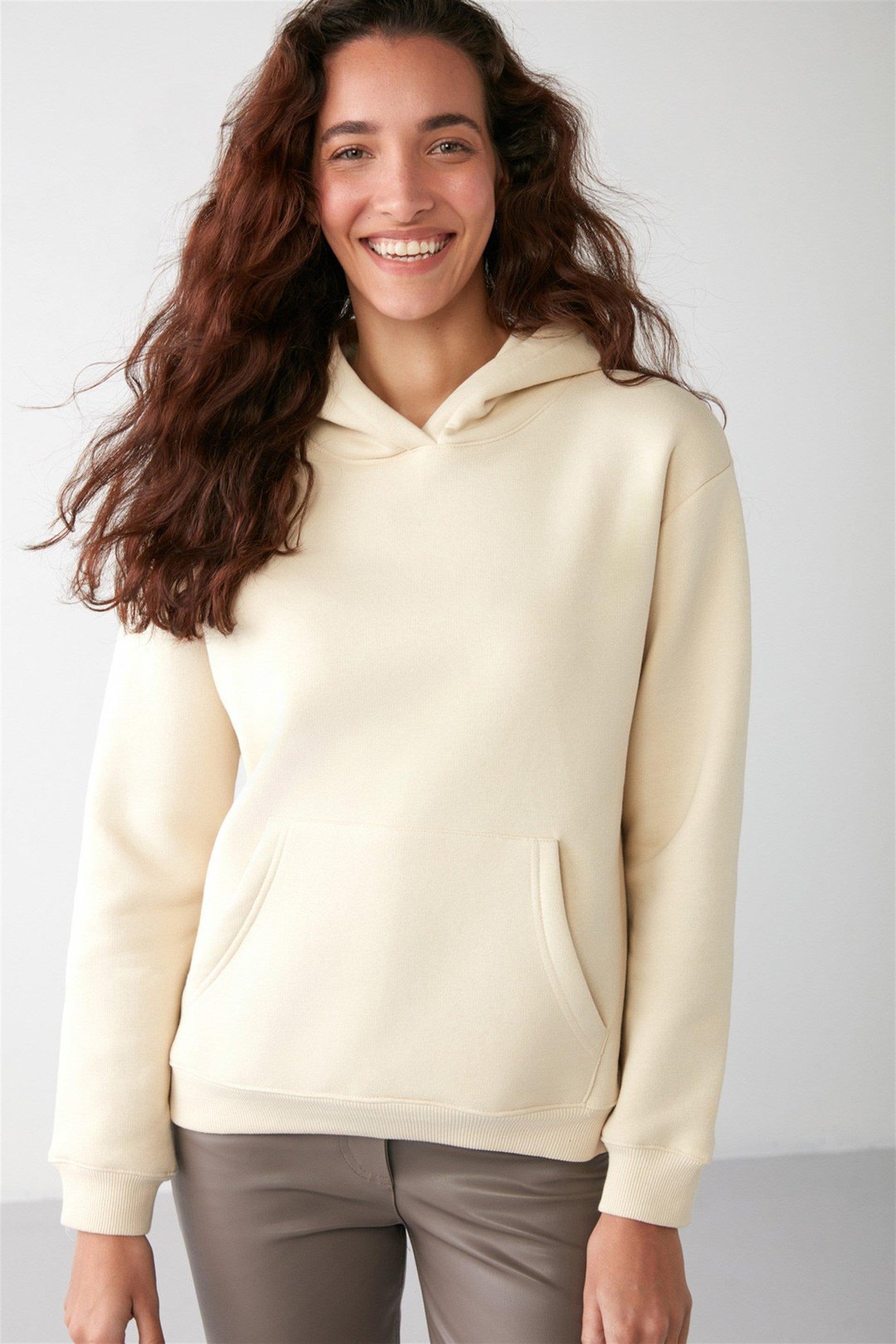 ADEL Kadın İçi Polarlı Yumuşacık Relaxed Örme 3 İplik Kanguru Cepli Kapüşonlu Vanilya Sweatshirt