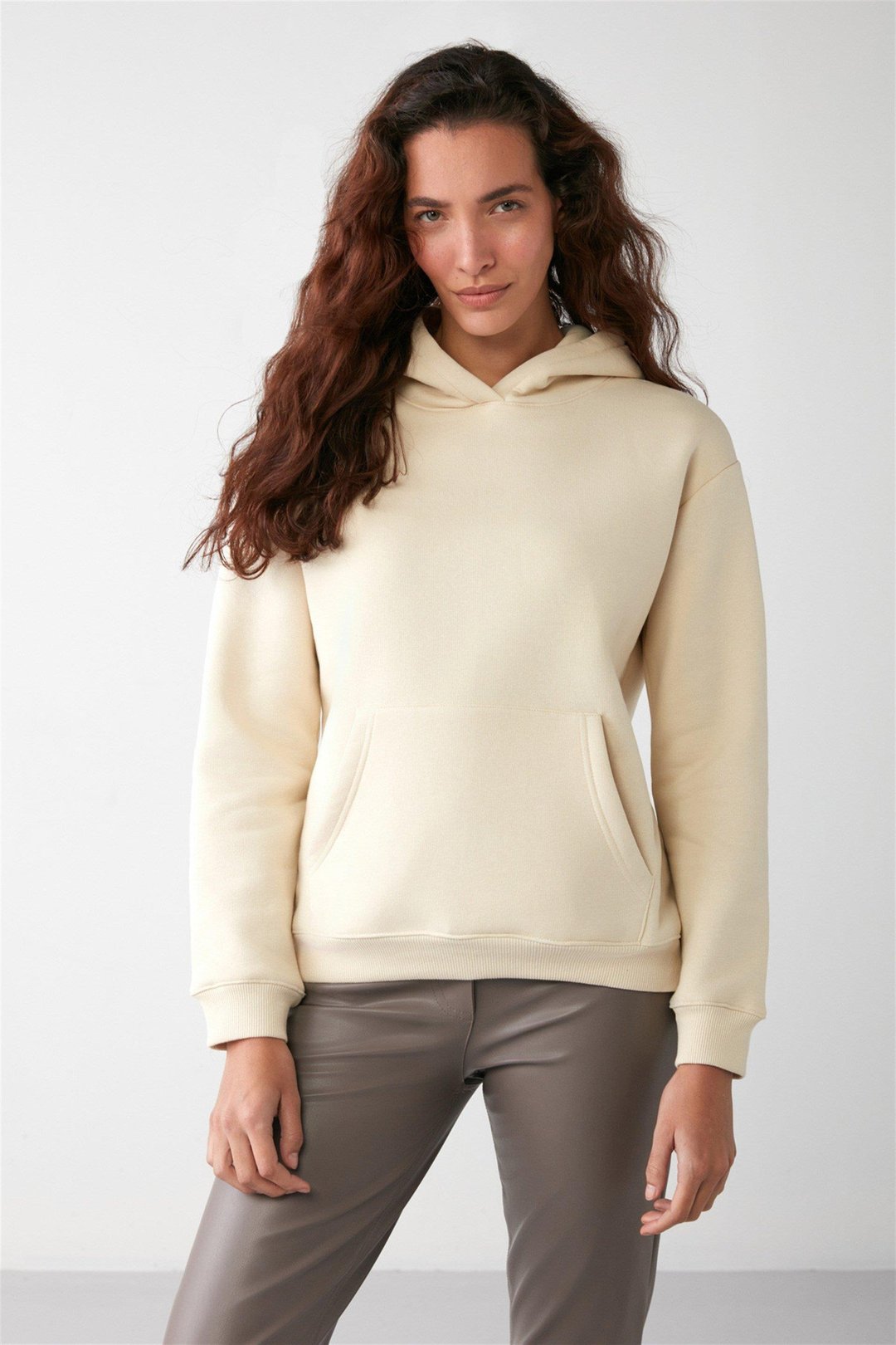 ADEL Kadın İçi Polarlı Yumuşacık Relaxed Örme 3 İplik Kanguru Cepli Kapüşonlu Vanilya Sweatshirt