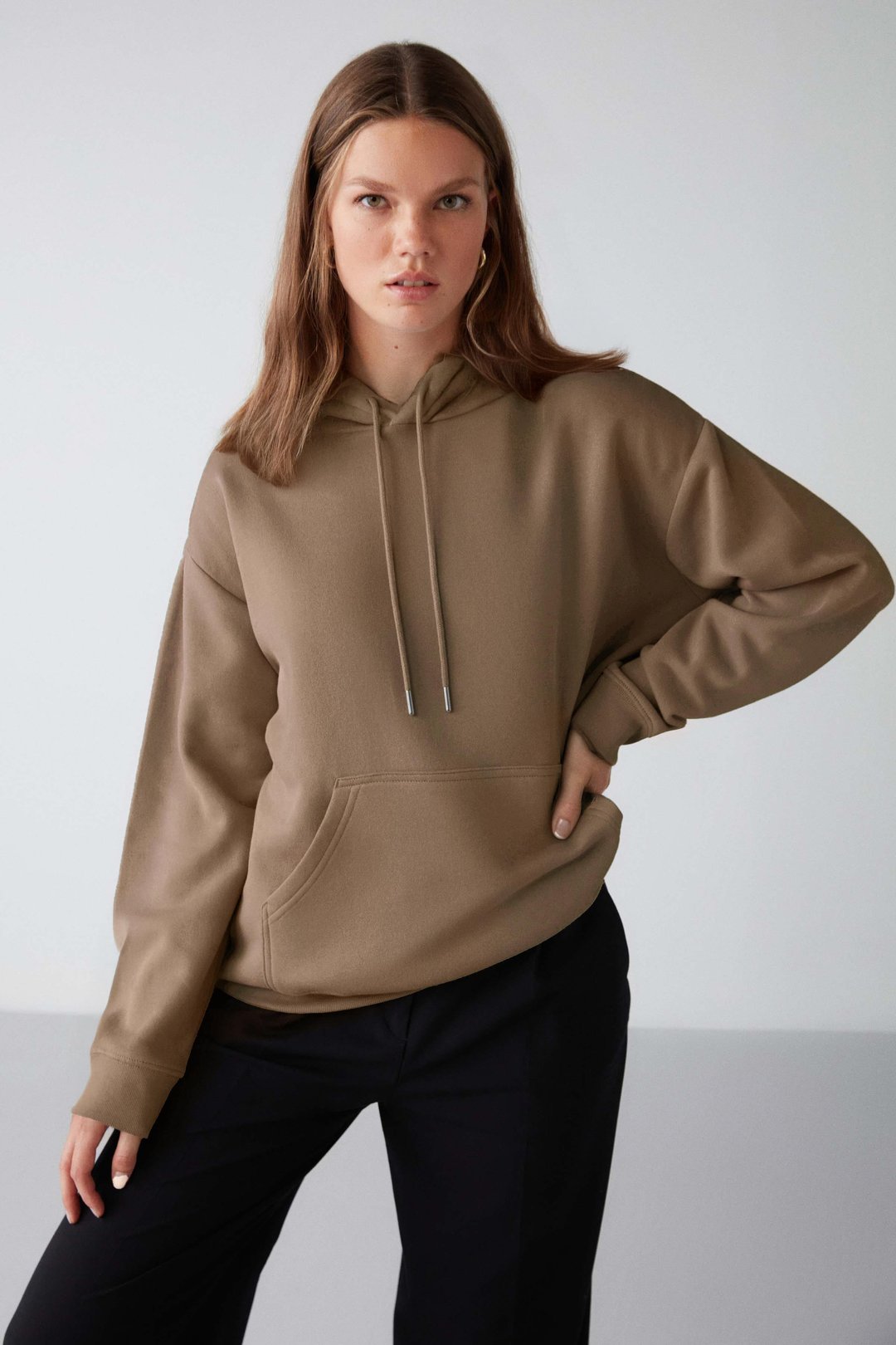 Adel Kadın Organik Pamuklu Içi Polarlı Yumuşacık Relaxed  Kanguru Cepli Kapüşonlu Vizon Sweatshirt