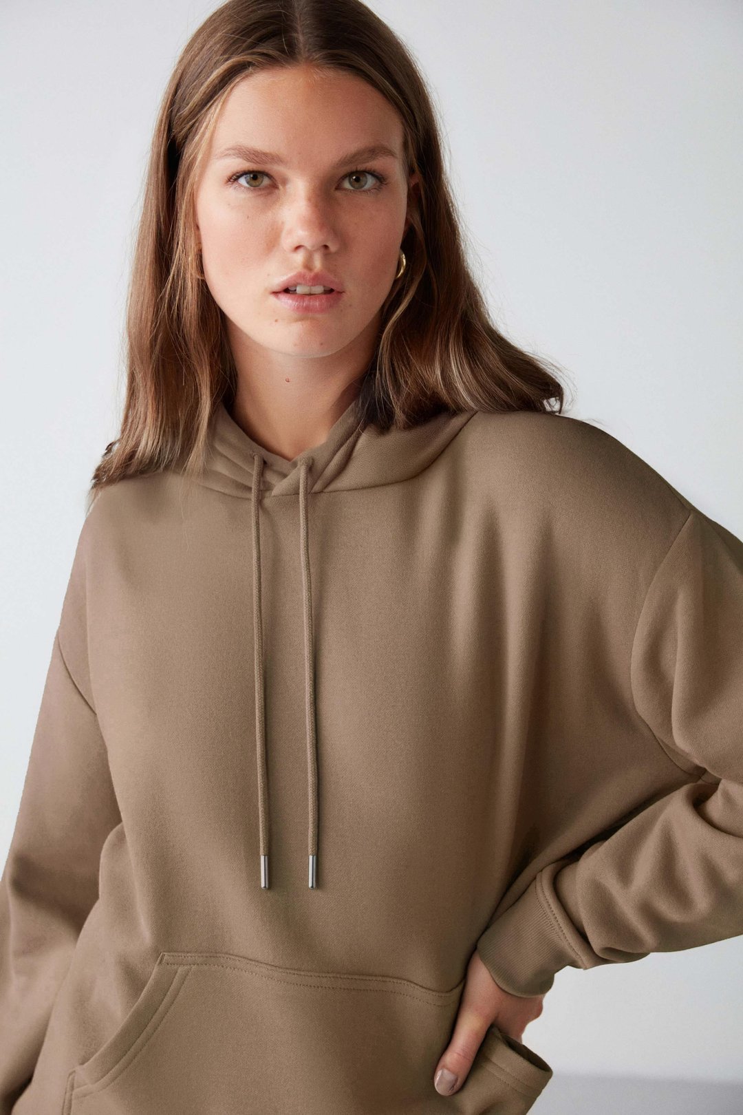 Adel Kadın Organik Pamuklu Içi Polarlı Yumuşacık Relaxed  Kanguru Cepli Kapüşonlu Vizon Sweatshirt