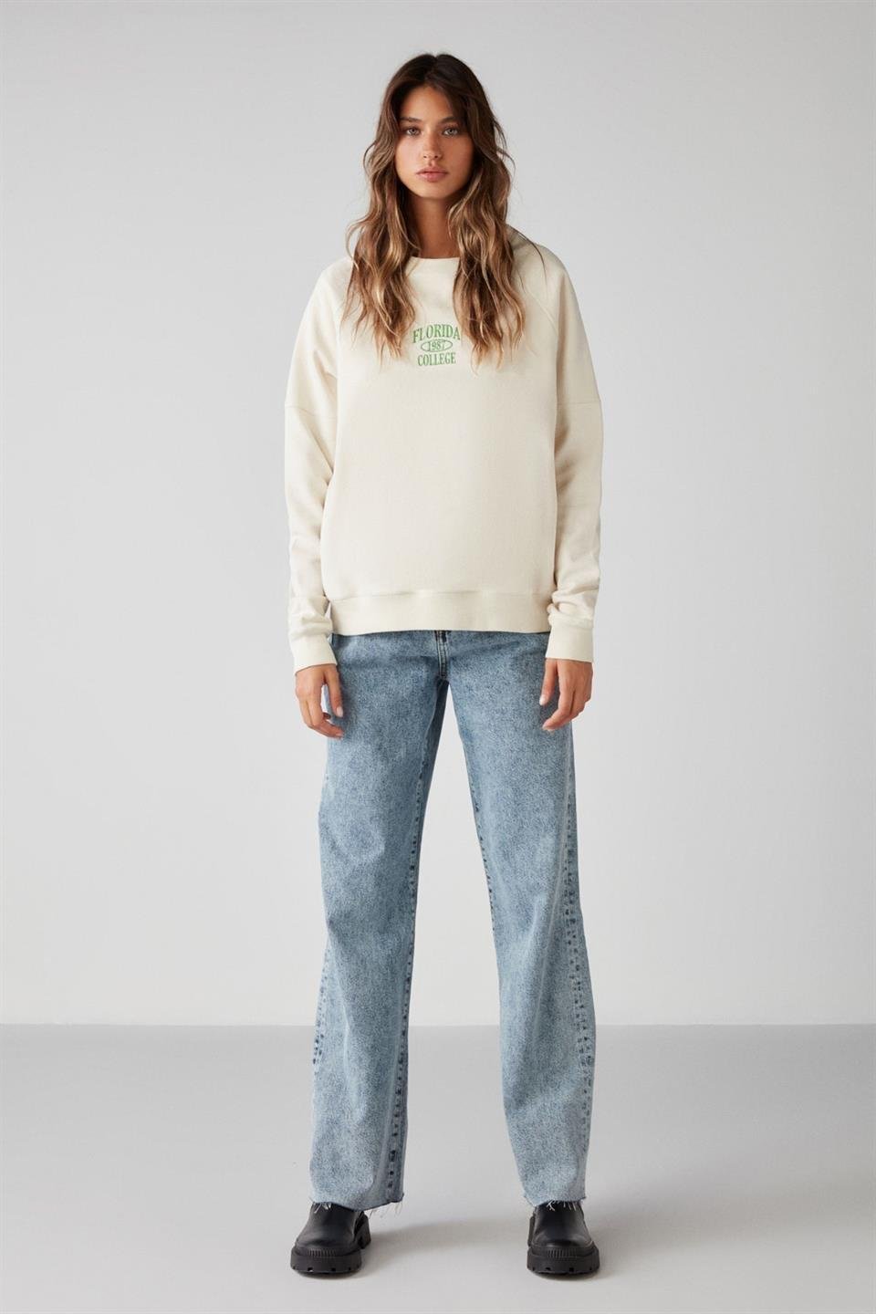 ADRIELLE Kadın Sıcak Tutan Nakış Detaylı Relaxed 3 İplik Organik Pamuk Ekru Sweatshirt
