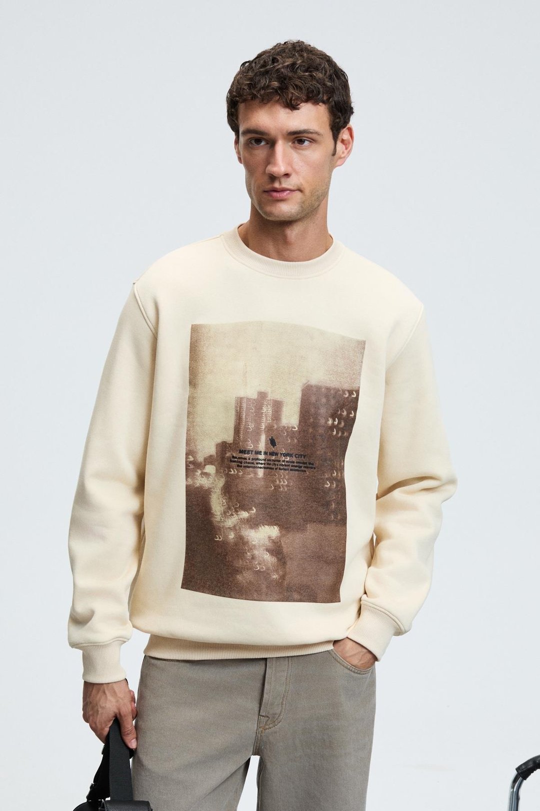 ALARIC Erkek Yuvarlak Yaka Önü Baskılı Regular Fit Ekru Sweatshirt