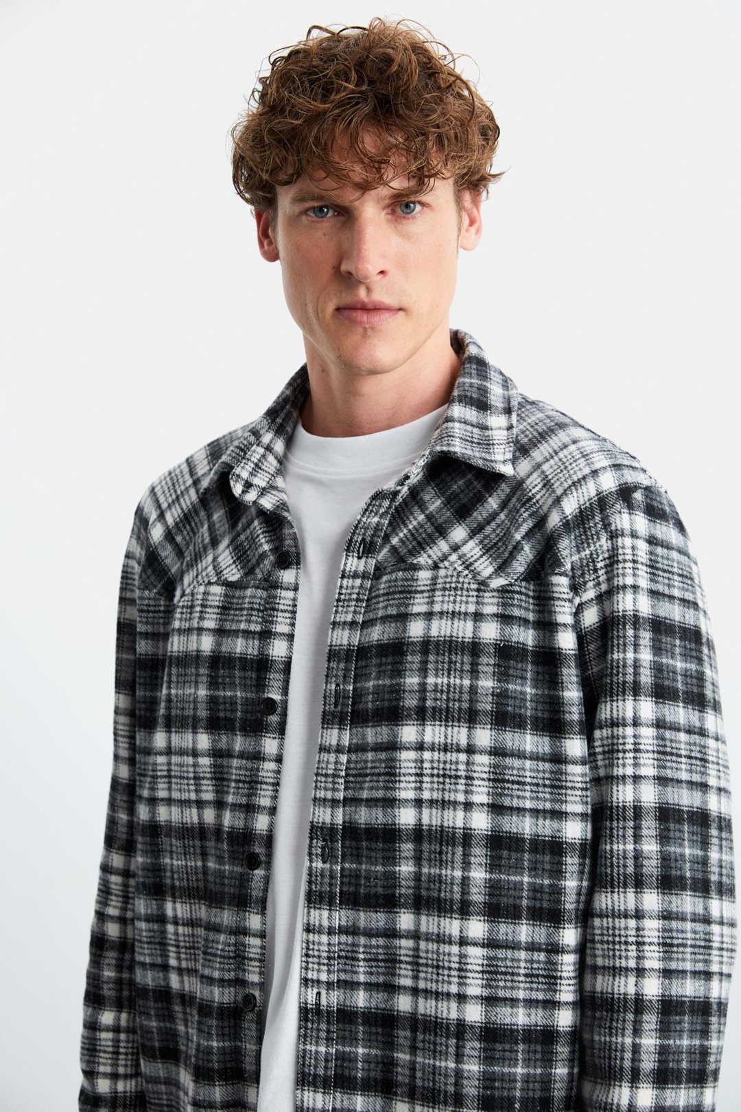 Allenı Erkek Gömlek Yaka Relaxed Fit Düğme Detaylı Sıcak Tutan Oduncu Siyah Gömlek