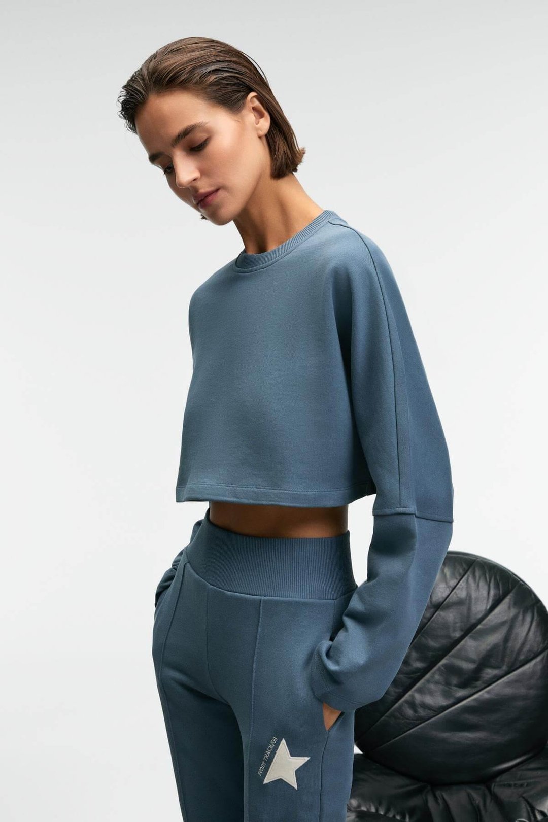 ANOUK Kadın Pamuklu Baskı Ve Patch Detaylı Bisiklet Yaka Crop Petrol Mavisi Sweatshirt