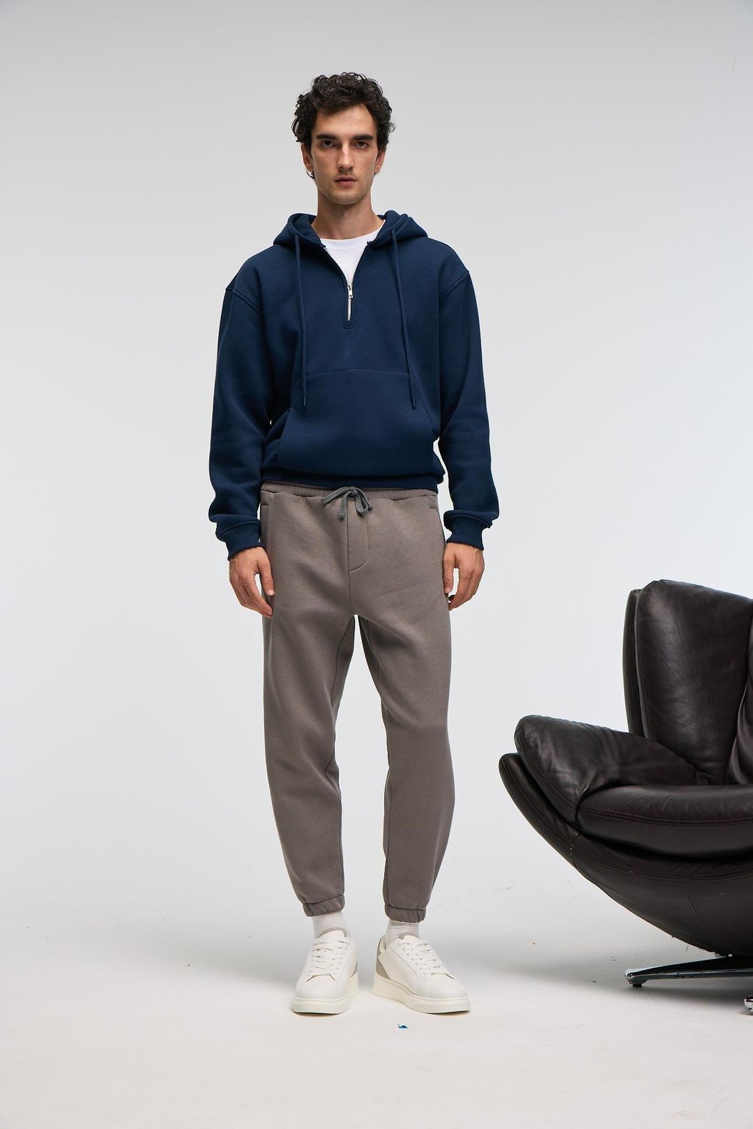 ANSEL Erkek Lastikli Dar Paça Üç Cepli Yumuşacık Organik Pamuklu Koyu Gri Eşofman Altı