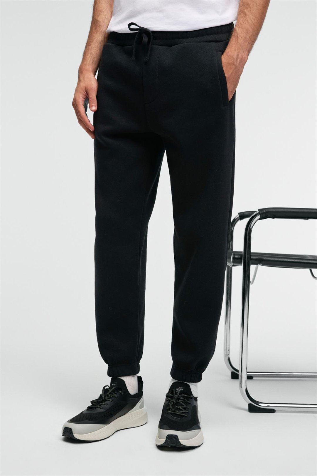 ANSEL Erkek Lastikli Dar Paça Üç Cepli Yumuşacık Organik Pamuklu Siyah Eşofman Altı