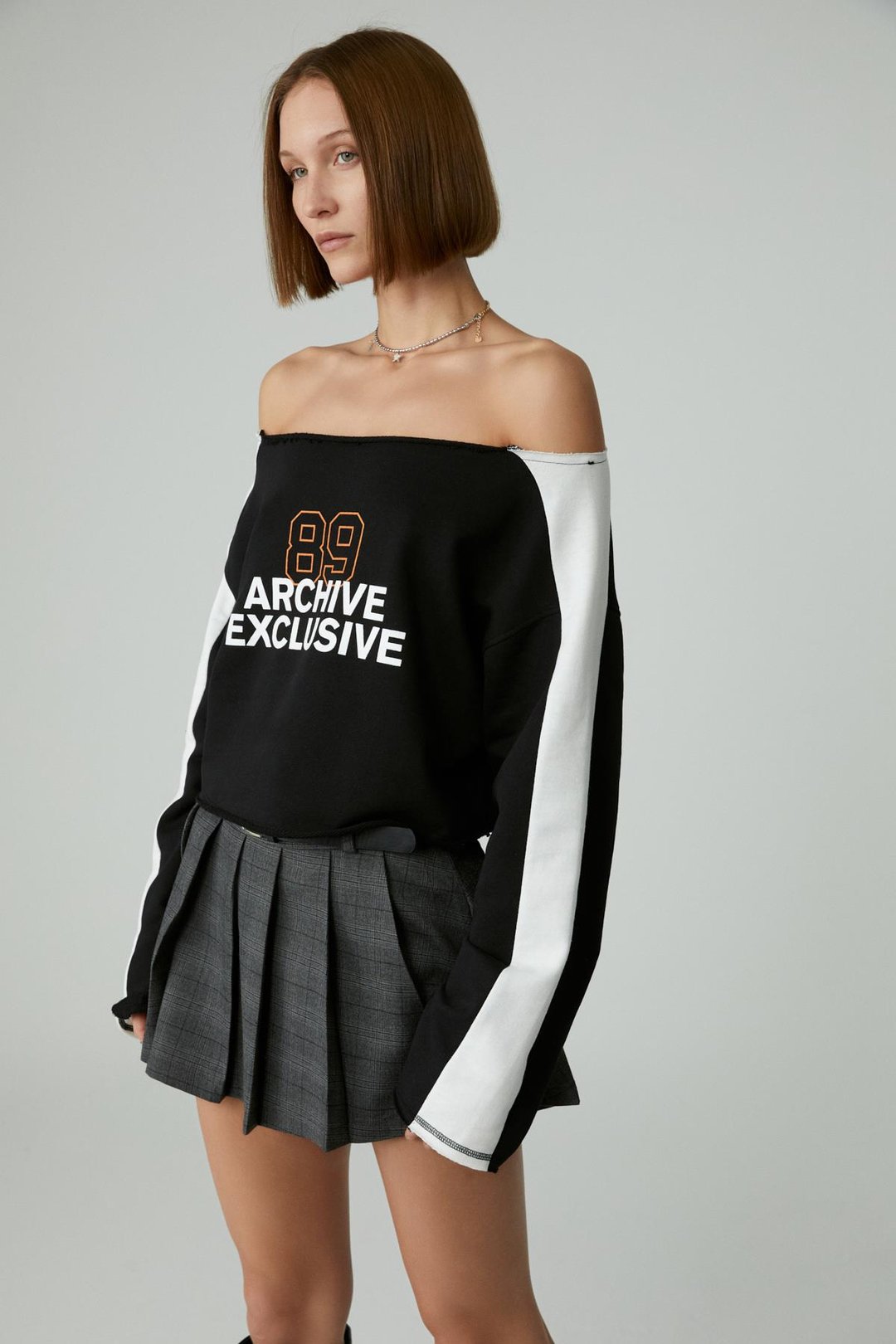 ASENSIO Kadın Asimetrik Yakalı Şardonsuz Tek Omzu Açık Baskılı Siyah Sweatshirt