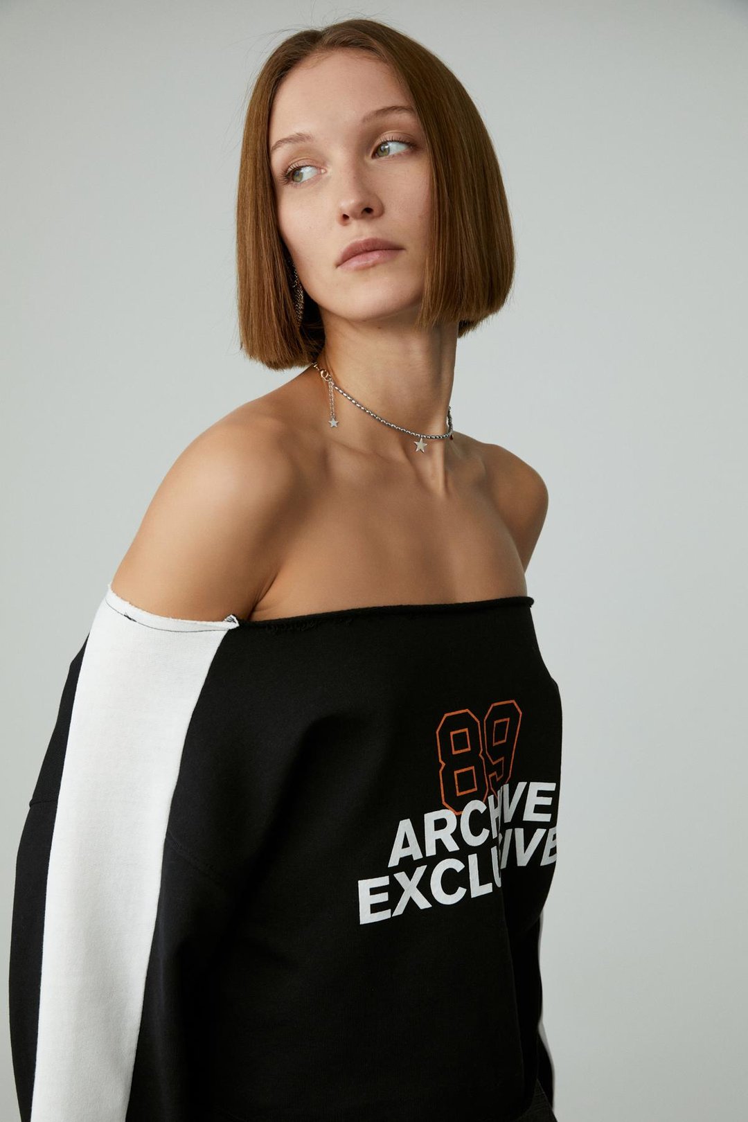 ASENSIO Kadın Asimetrik Yakalı Şardonsuz Tek Omzu Açık Baskılı Siyah Sweatshirt