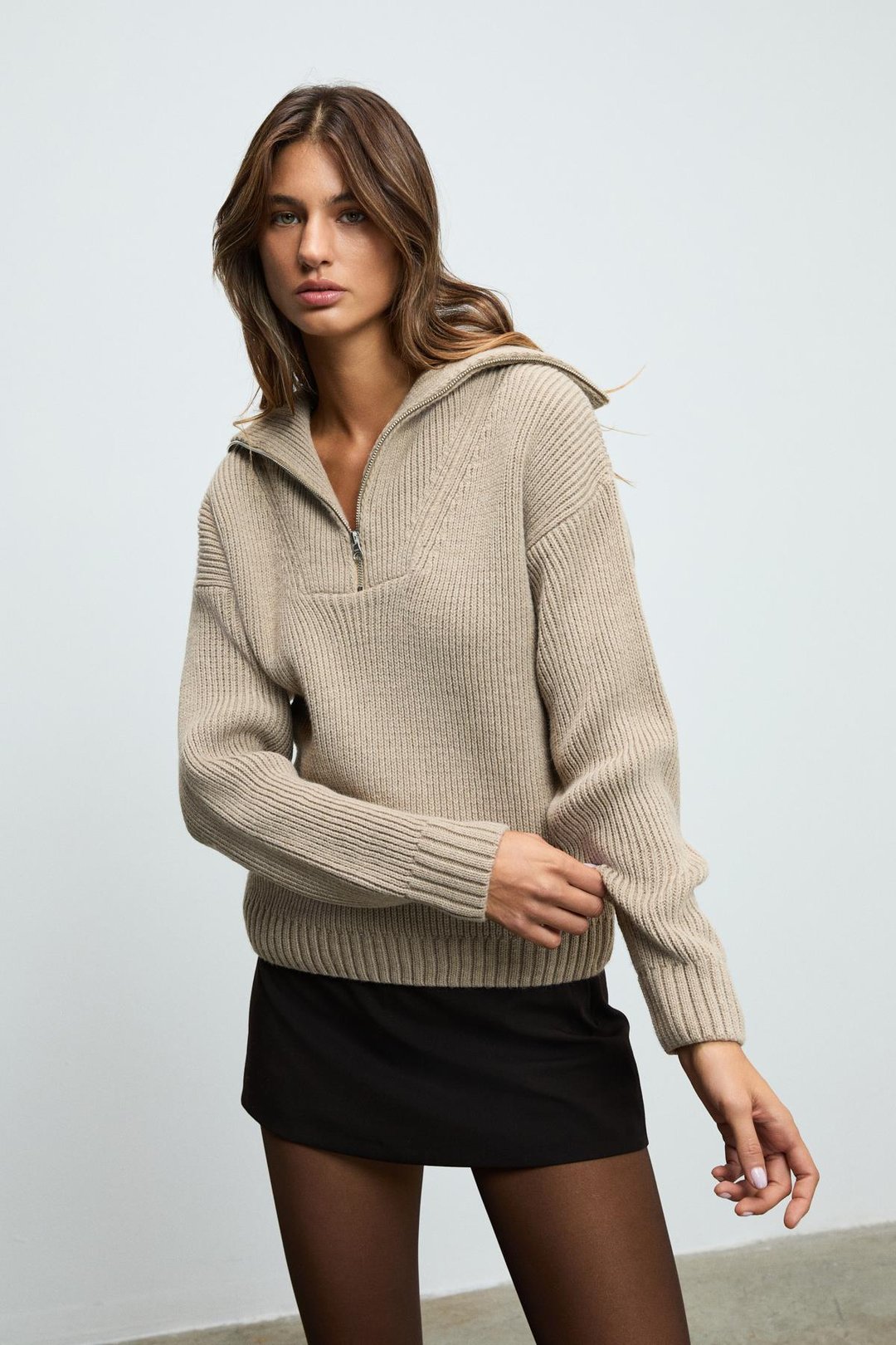 AUDAZ Kadın Fermuarlı Dik Yakalı Uzun Kollu Relaxed Fit Triko Bej Kazak