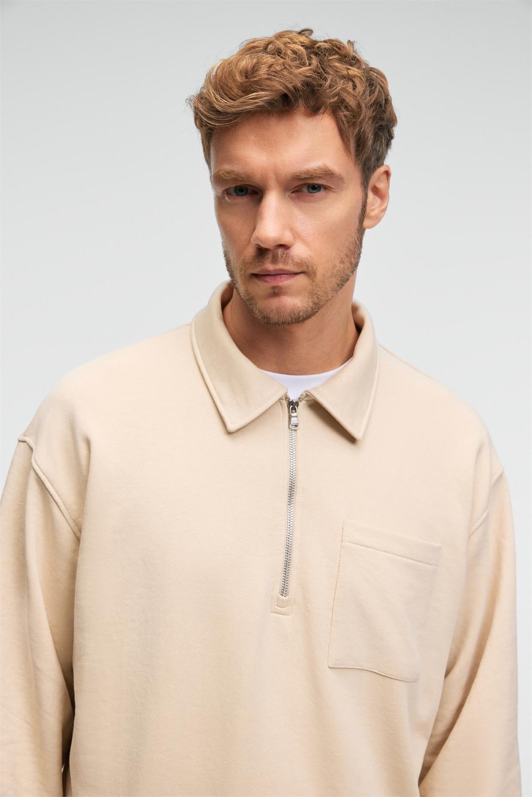 AUGUST Erkek %100 Pamuk Yarım Fermuarlı Yakalı Cepli Süs Etiketli Bej Sweatshirt