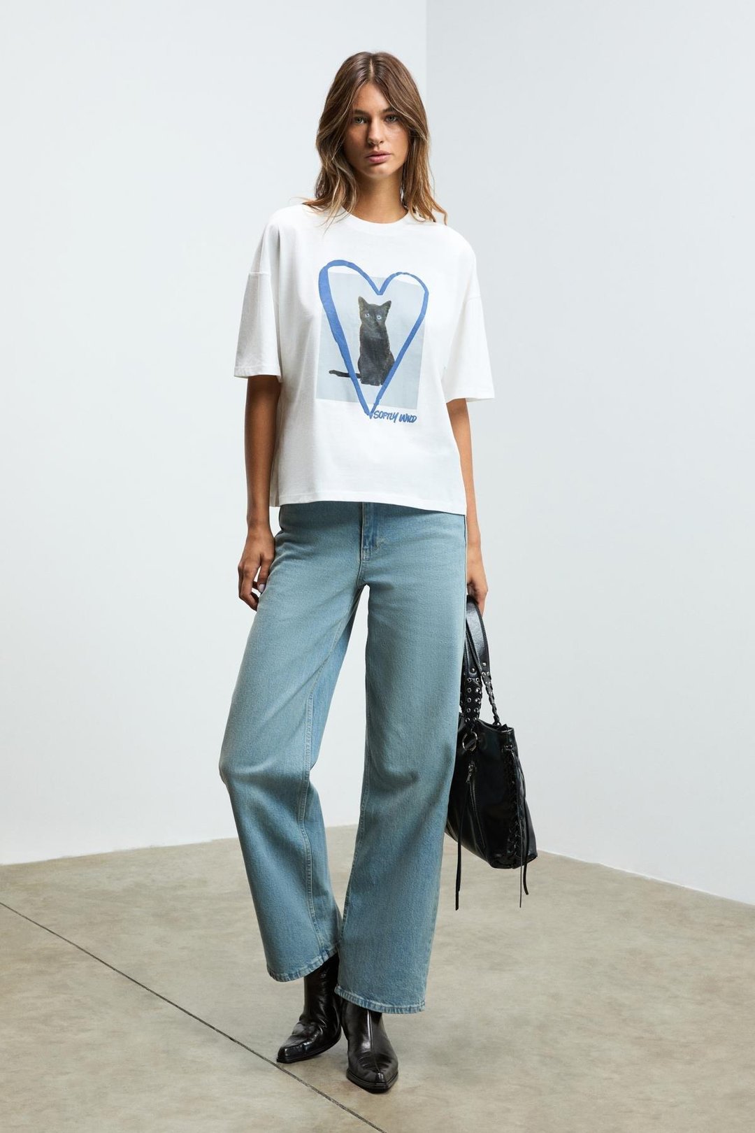 AYUKRA Kadın Yumuşak Ve Esnek Kumaşlı Baskı Detaylı Bisiklet Yakalı Beyaz T-Shirt